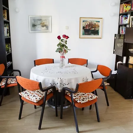 Elvira Apartment Split